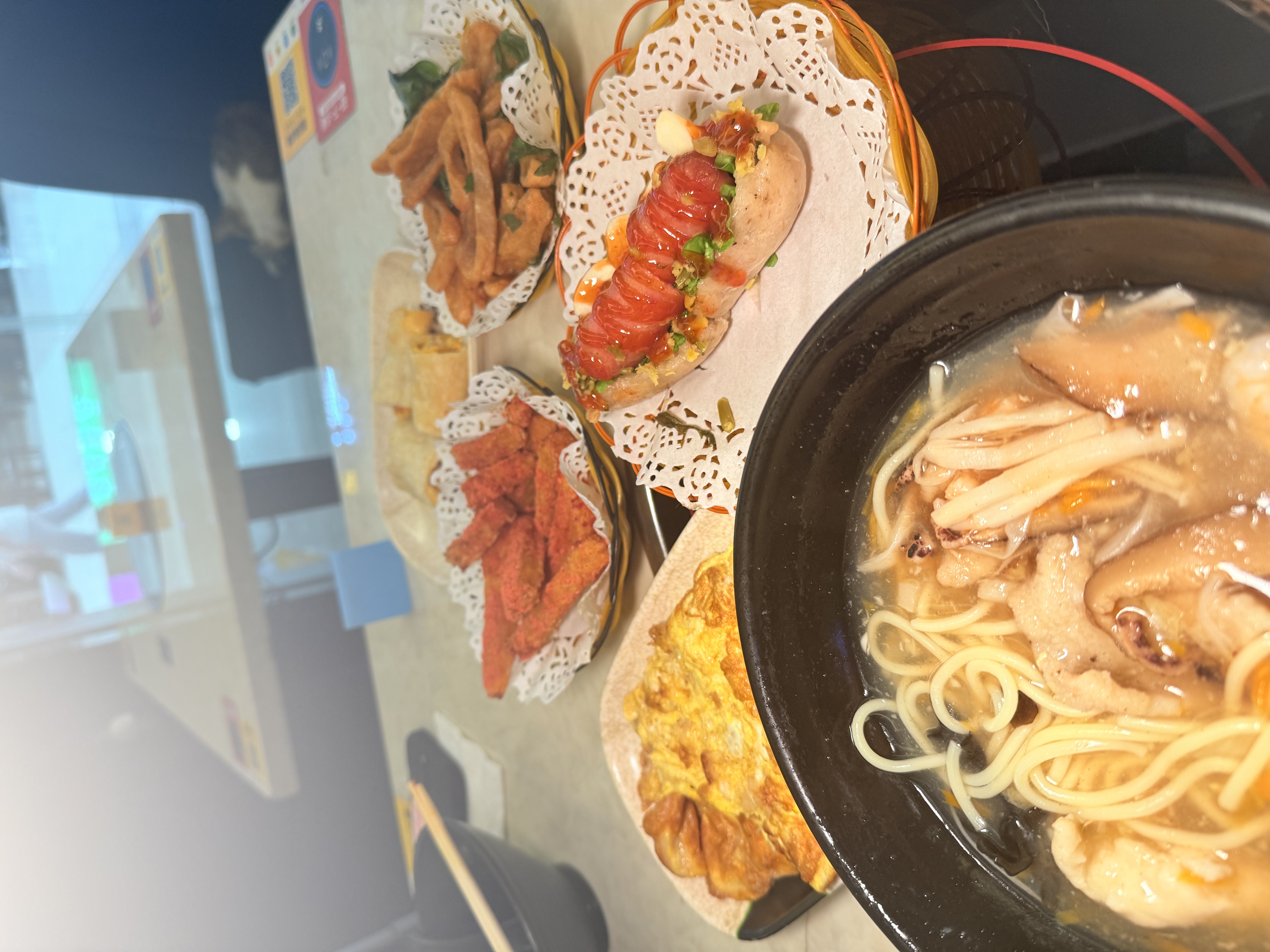 滿桌台灣小吃